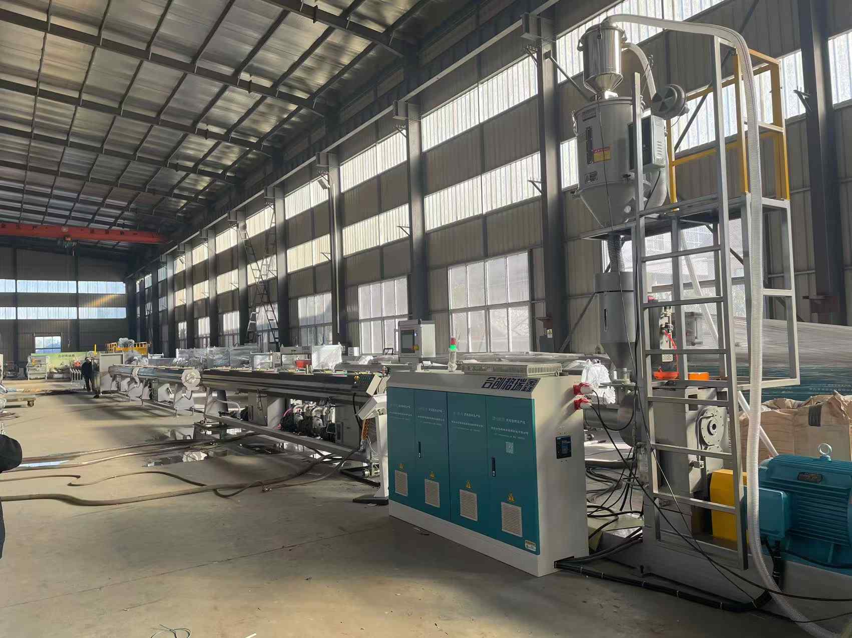 20mm-110mm HDPE الأنابيب عالي السرعة آلة